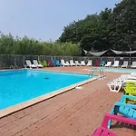 Zecamping 3 Etoiles Piscine Chauffee Et Pataugeoire Pet Friendly