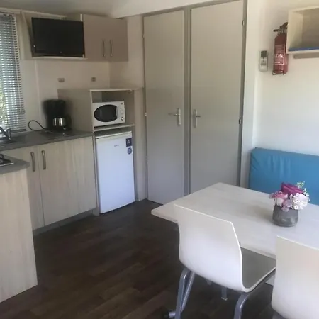 Zecamping 3 Etoiles Piscine Chauffee Et Pataugeoire Pet Friendly Saint-Jean-Pla-de-Corts